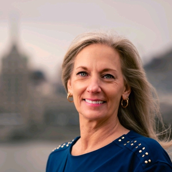 Meet your Posher, Carla - Picture 1 of 1